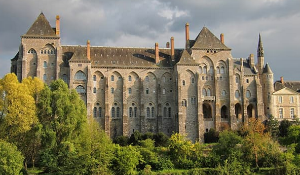 The Fondation Etrillard supports the restoration of a unique manuscript